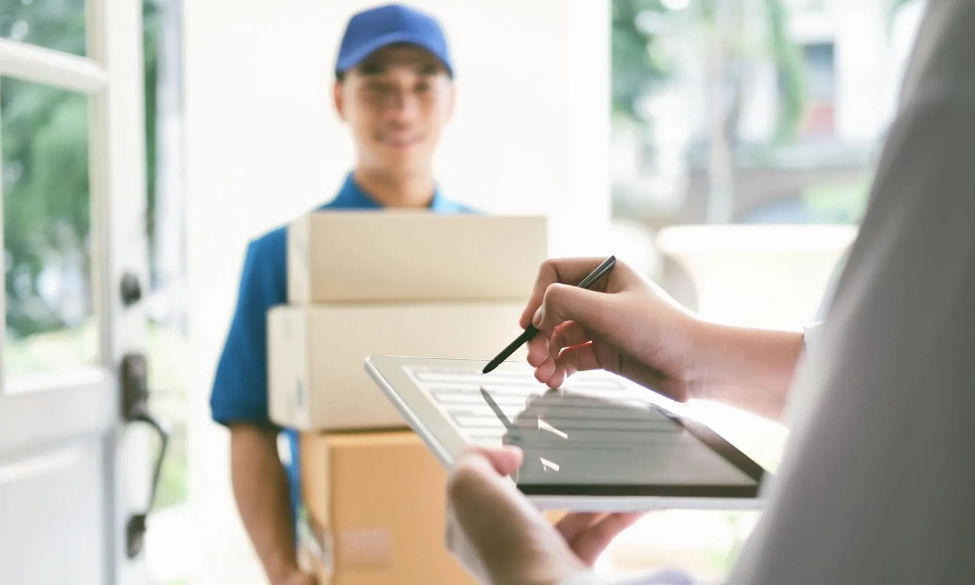 Package delivery service image